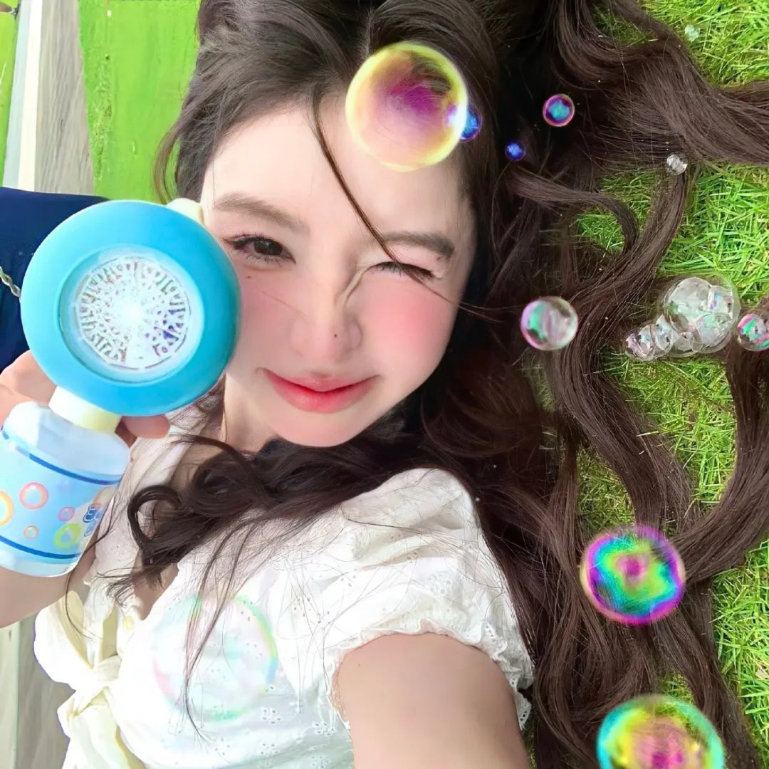 公园里的女孩
